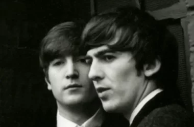 Portrait noir et blanc John Lennon et George Harrisson The Beatles